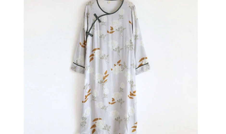 Modern-Interpretations-of-Chinese-Frog-Button-in-Nightdresses
